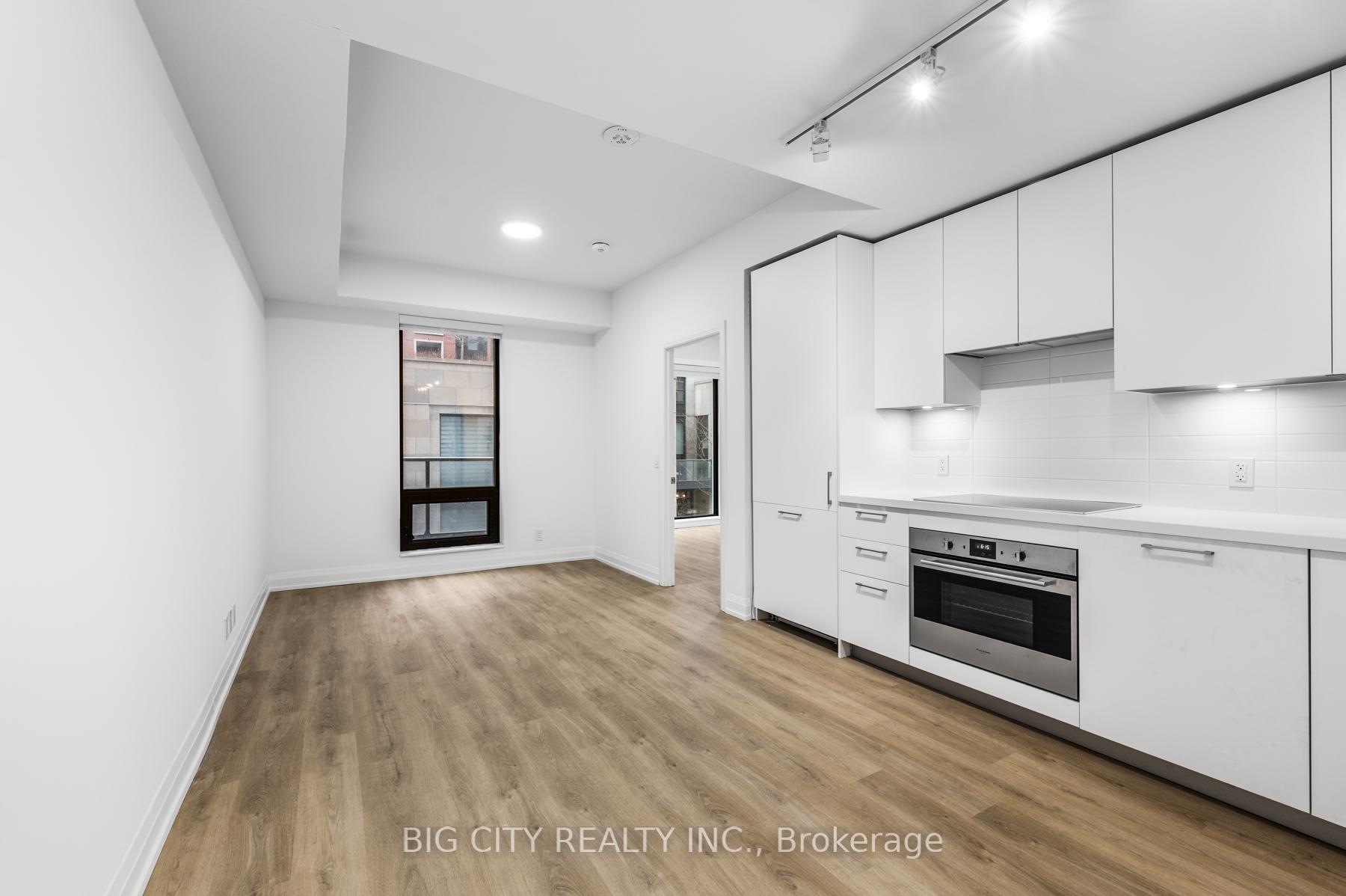 Photo 7 of Unit M04, 36 Brentcliffe Road, Toronto, Thorncliffe Park — HOMEH