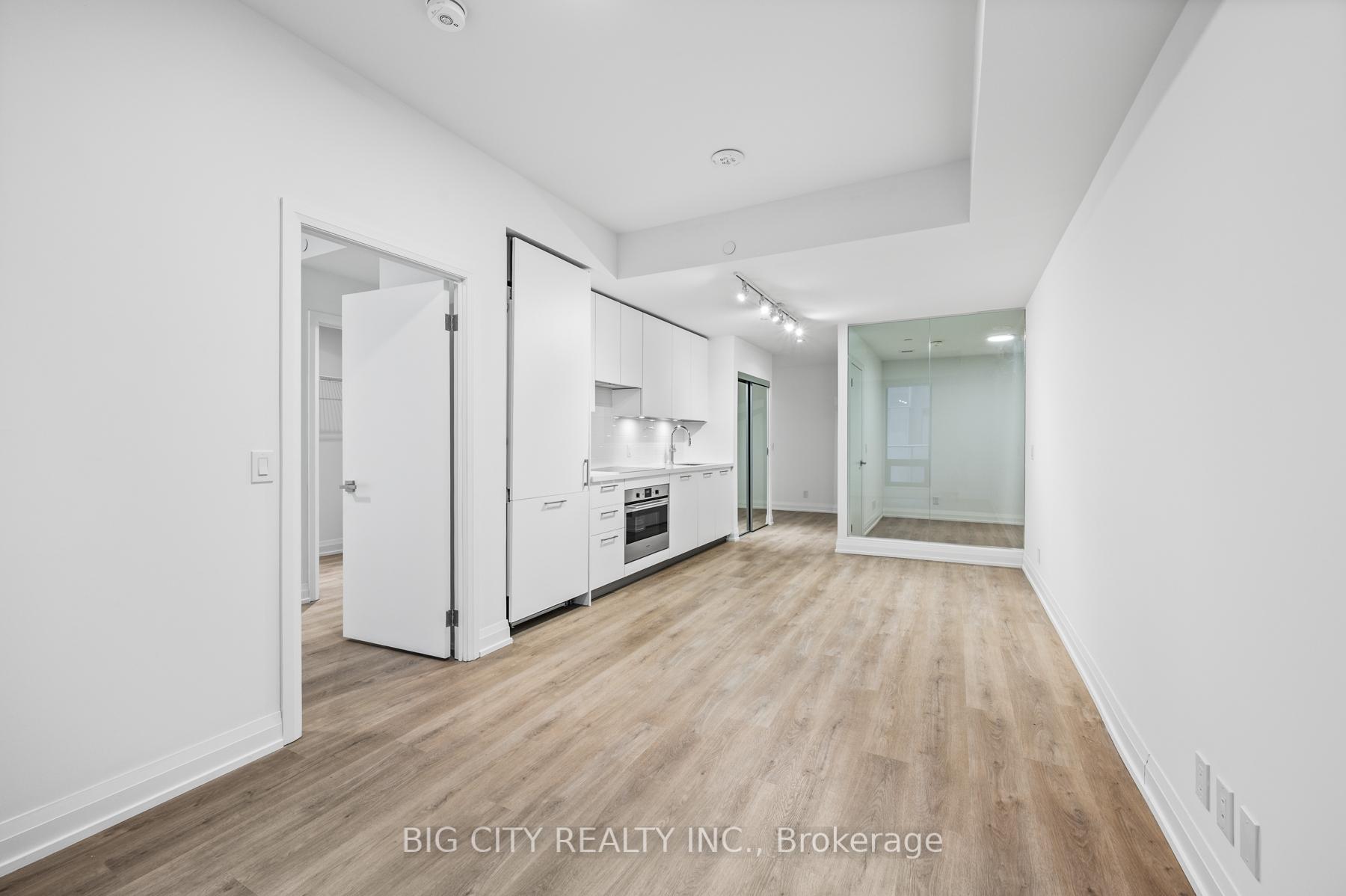 Photo 12 of Unit M04, 36 Brentcliffe Road, Toronto, Thorncliffe Park — HOMEH