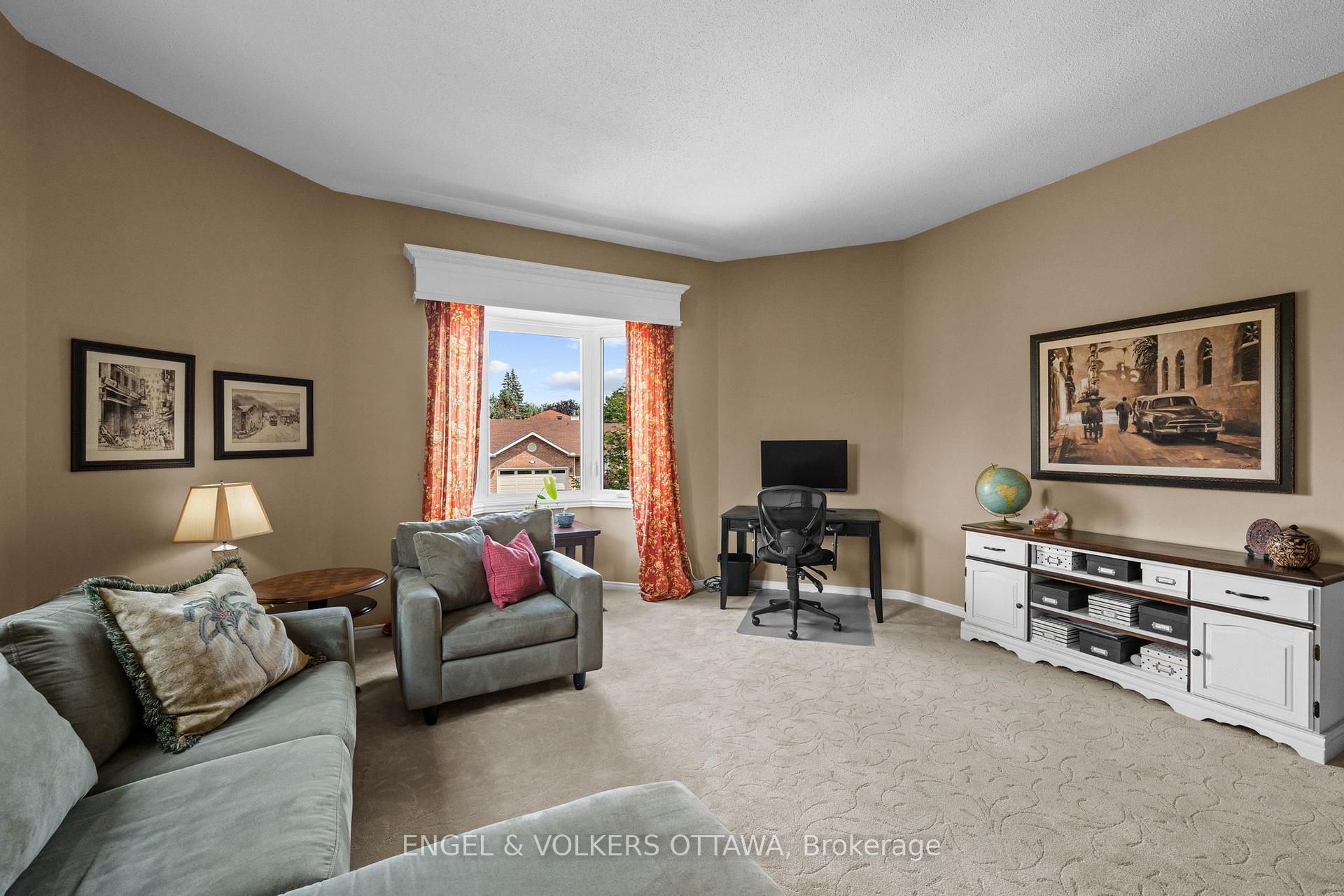 Photo 7 of 1602 Proulx Drive, Ottawa, Fallingbrook/Pineridge — HOMEH