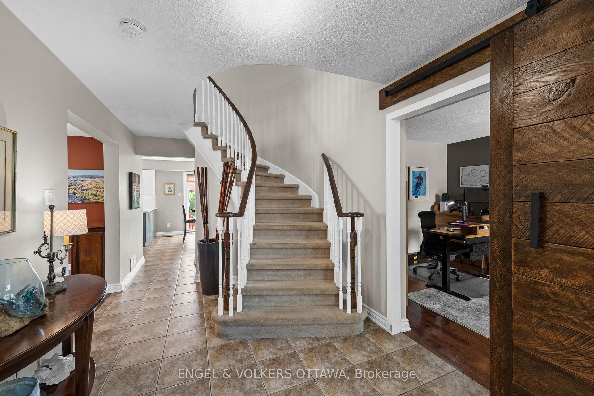 Photo 12 of 1602 Proulx Drive, Ottawa, Fallingbrook/Pineridge — HOMEH