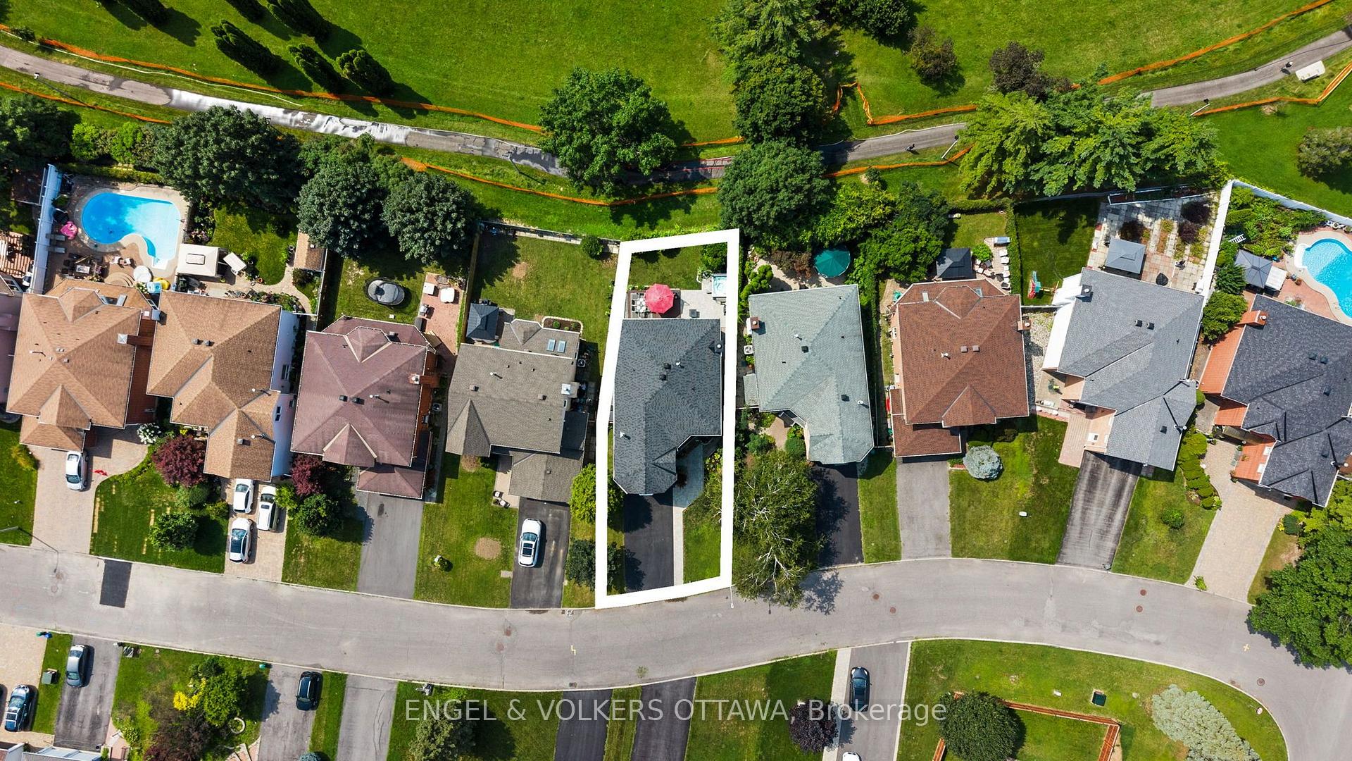 Photo 46 of 1602 Proulx Drive, Ottawa, Fallingbrook/Pineridge — HOMEH