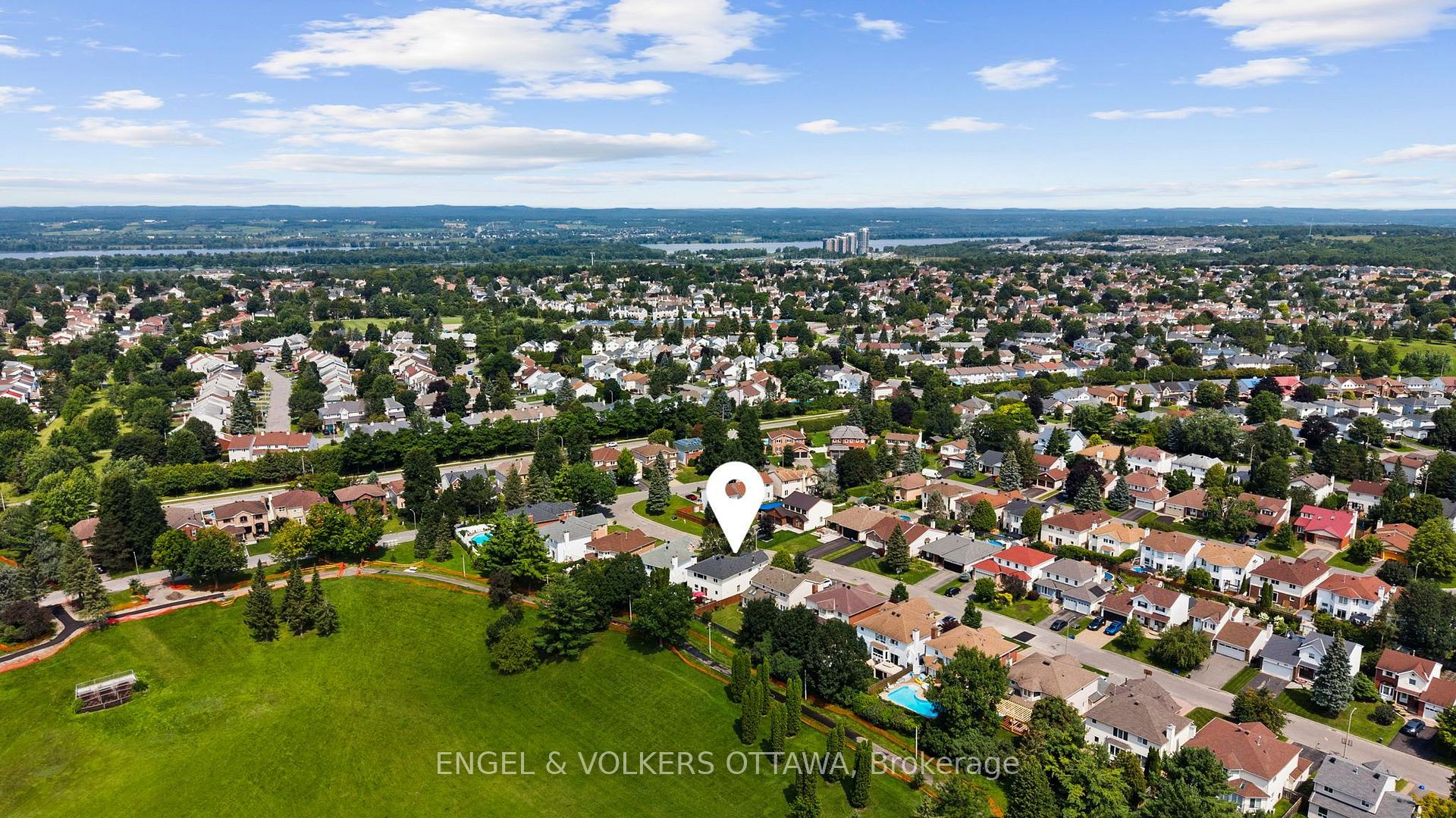 Photo 44 of 1602 Proulx Drive, Ottawa, Fallingbrook/Pineridge — HOMEH