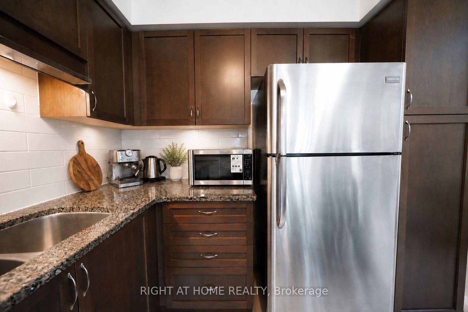 Photo 5 of 66 Arlington Crescent, Guelph, Pineridge/Westminster Woods — HOMEH
