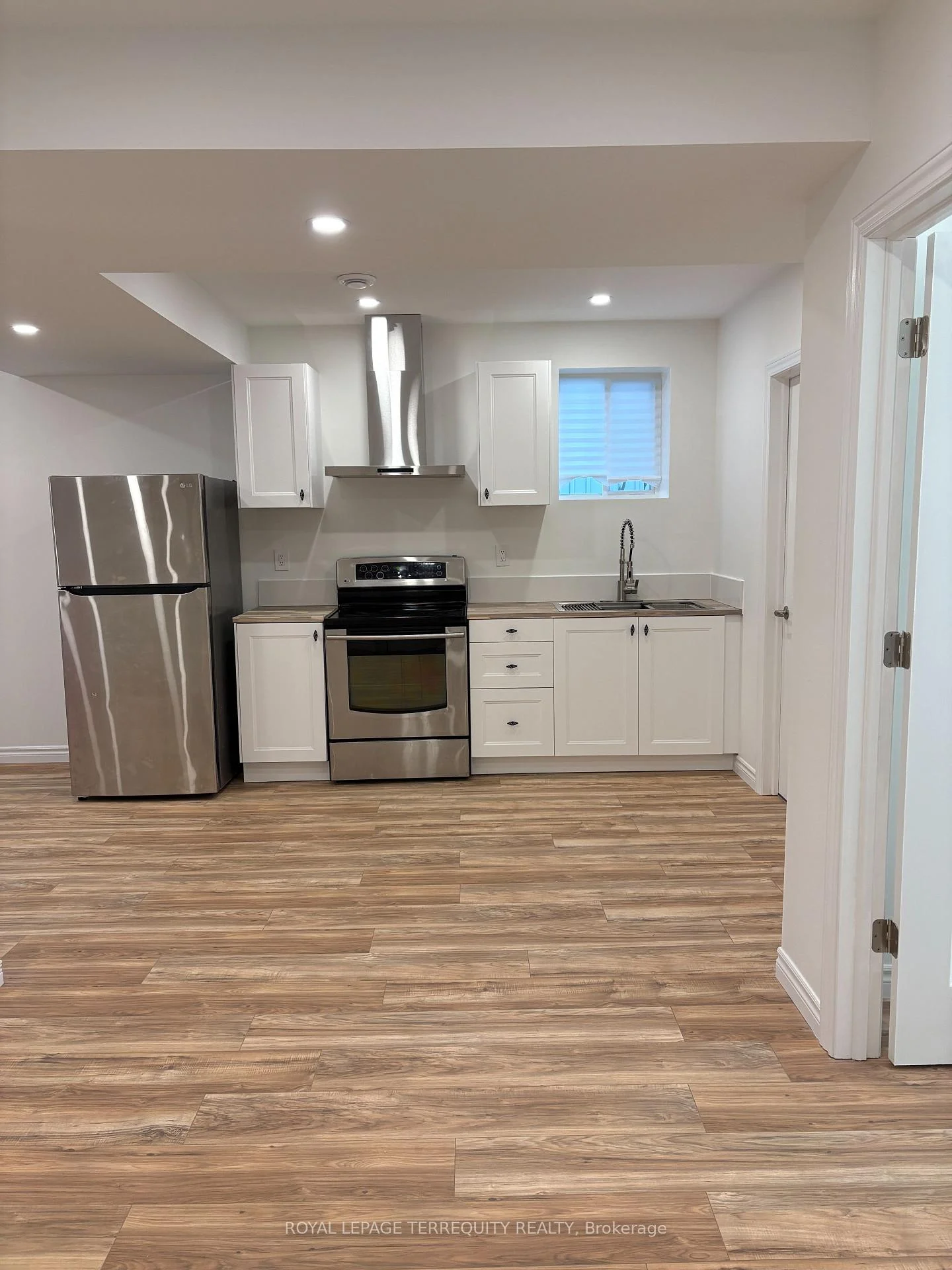 Photo 14 of 55 Regina Boulevard, Wasaga Beach — HOMEH
