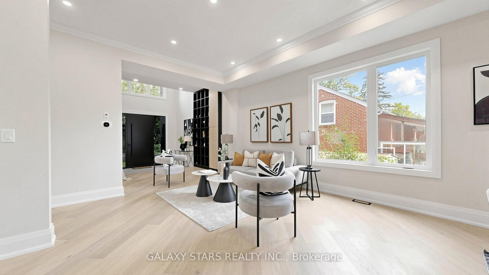 Photo 7 of 8B Lamont Avenue, Scarborough, Agincourt South-Malvern West — HOMEH