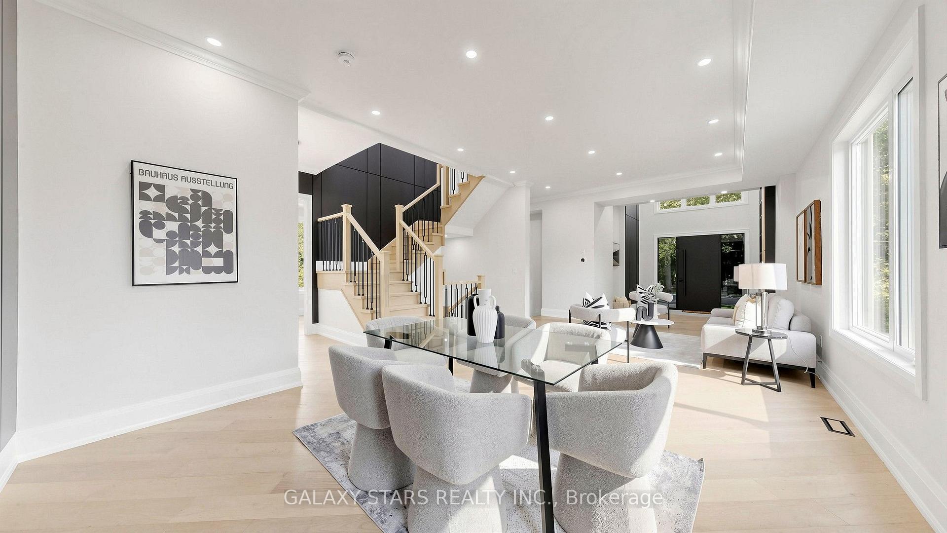 Photo 13 of 8B Lamont Avenue, Scarborough, Agincourt South-Malvern West — HOMEH