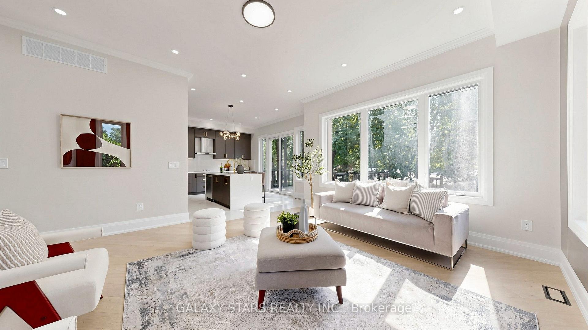 Photo 16 of 8B Lamont Avenue, Scarborough, Agincourt South-Malvern West — HOMEH