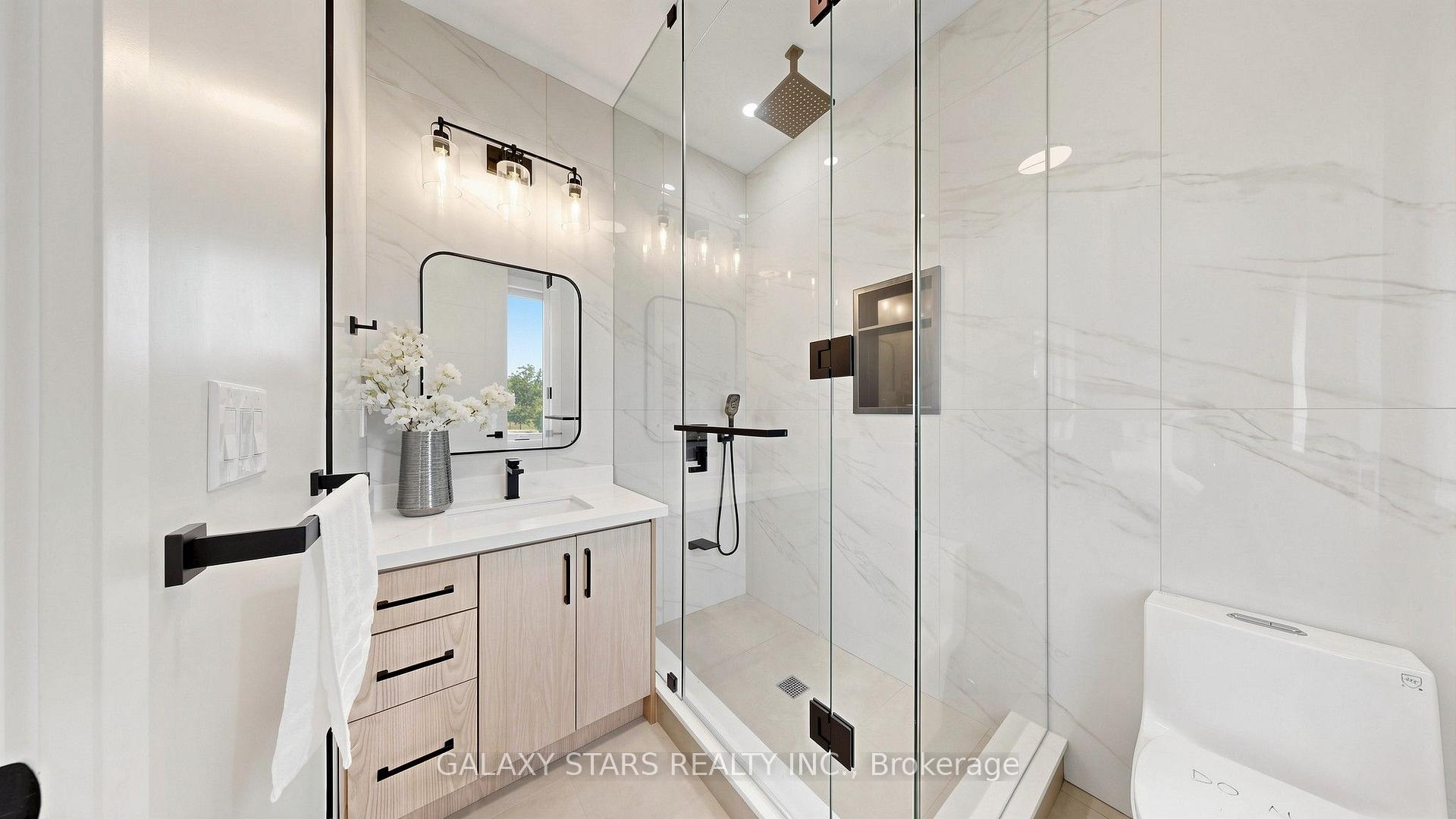 Photo 46 of 8B Lamont Avenue, Scarborough, Agincourt South-Malvern West — HOMEH
