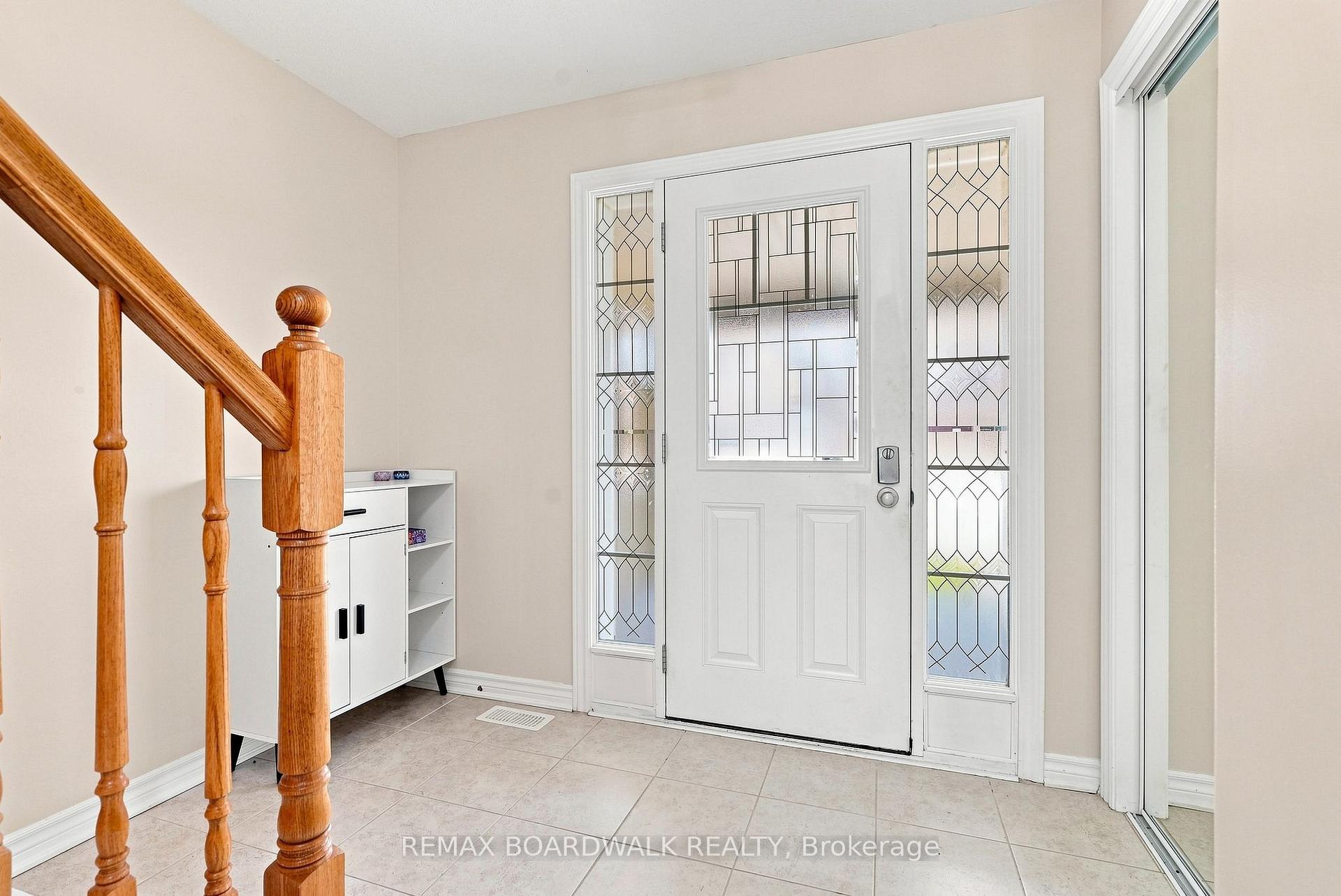 Photo 4 of 355 Sweetclover Way, Ottawa, Avalon West — HOMEH