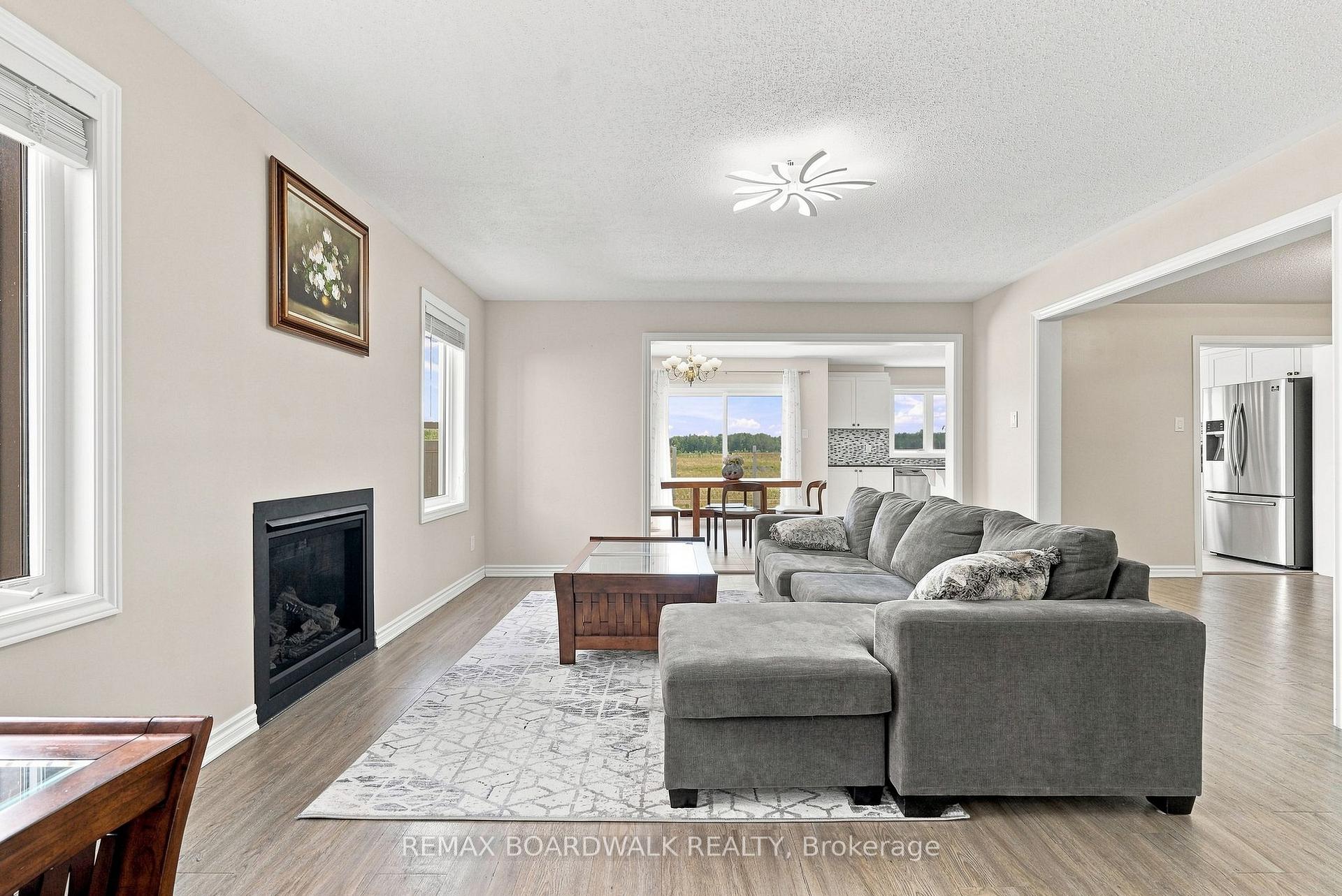 Photo 8 of 355 Sweetclover Way, Ottawa, Avalon West — HOMEH