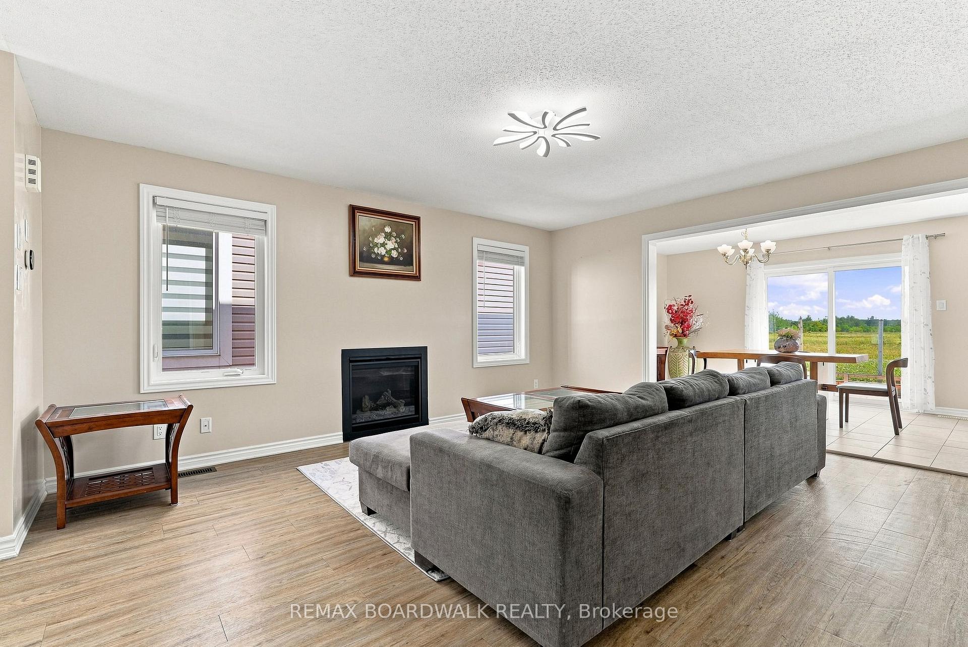 Photo 9 of 355 Sweetclover Way, Ottawa, Avalon West — HOMEH