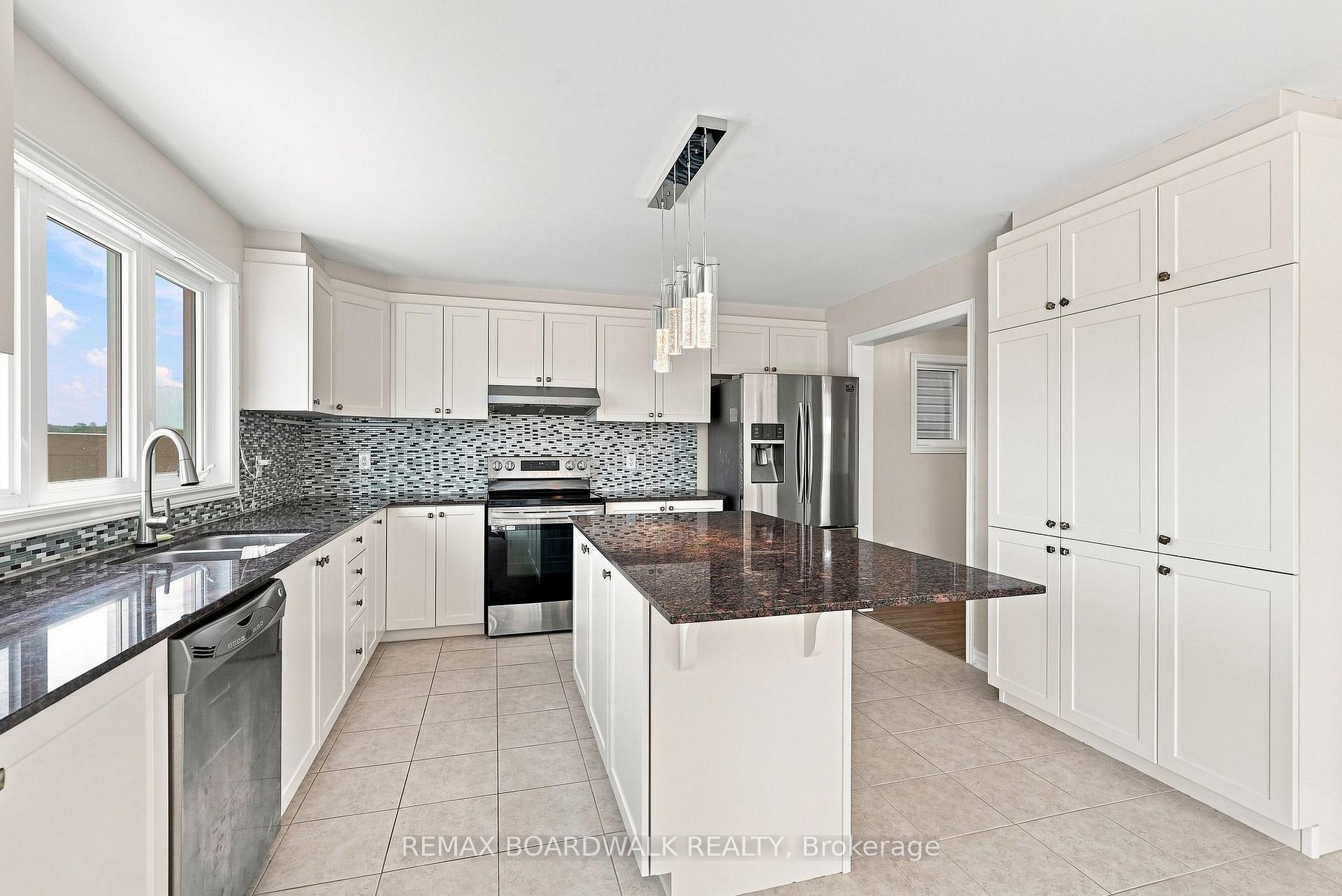 Photo 15 of 355 Sweetclover Way, Ottawa, Avalon West — HOMEH