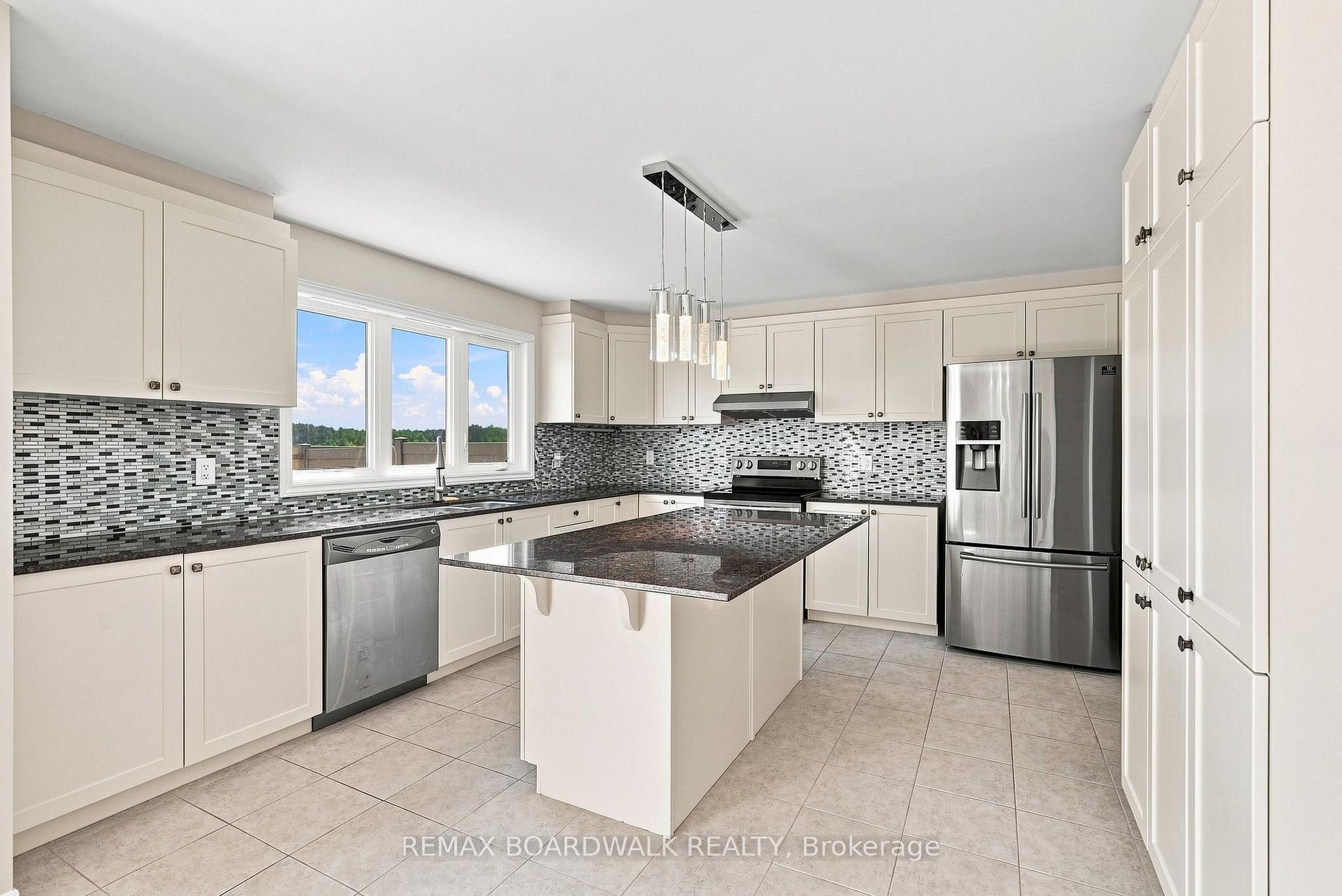 Photo 16 of 355 Sweetclover Way, Ottawa, Avalon West — HOMEH