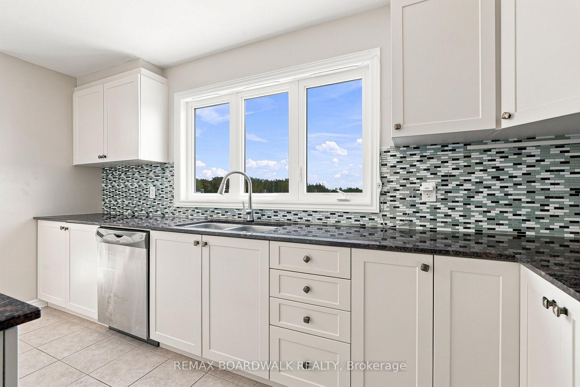 Photo 19 of 355 Sweetclover Way, Ottawa, Avalon West — HOMEH