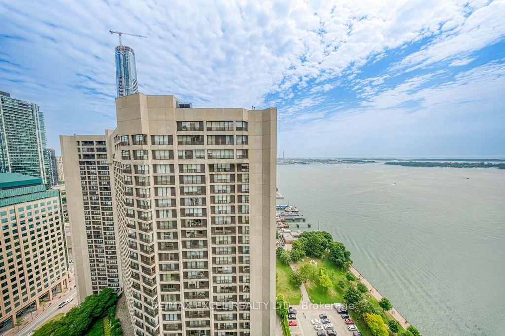 Photo 2 of Unit 3403, 65 Harbour Square, Toronto, Waterfront Communities — HOMEH