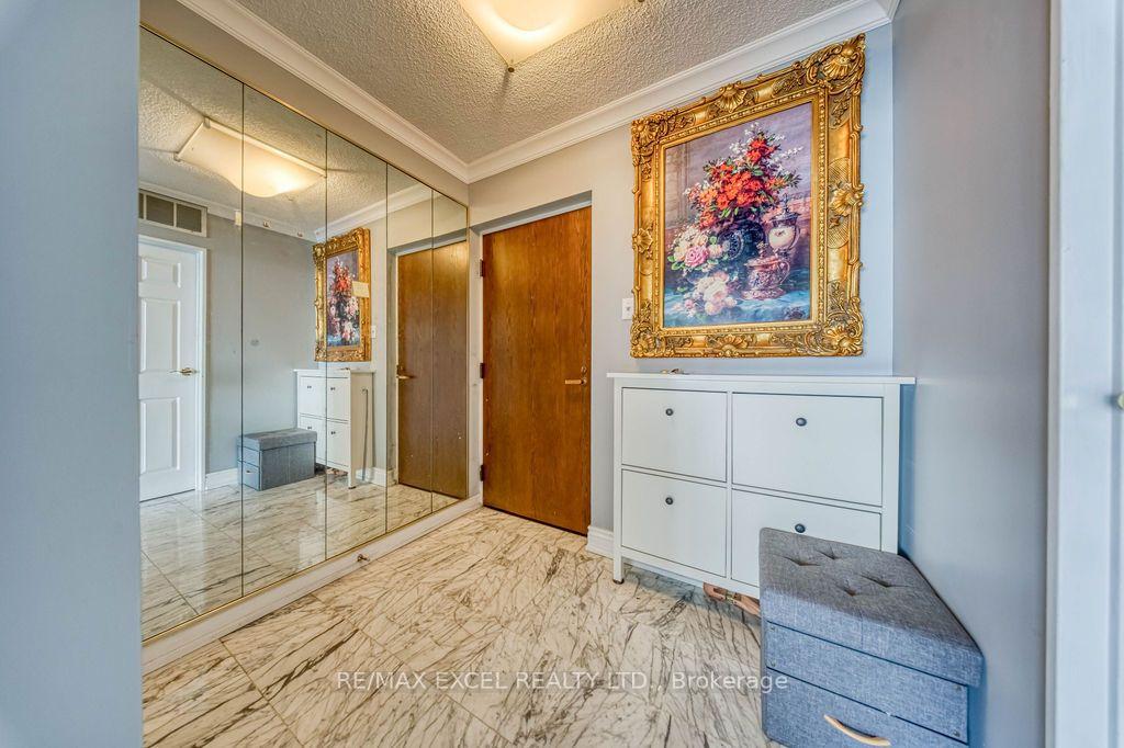 Photo 6 of Unit 3403, 65 Harbour Square, Toronto, Waterfront Communities — HOMEH