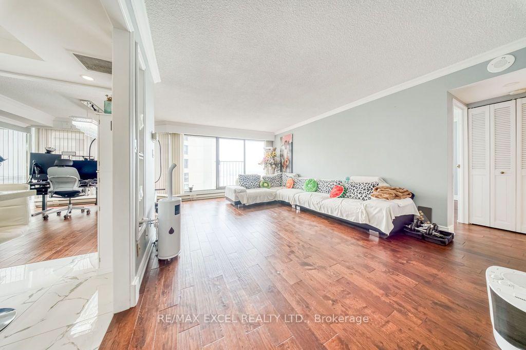 Photo 7 of Unit 3403, 65 Harbour Square, Toronto, Waterfront Communities — HOMEH