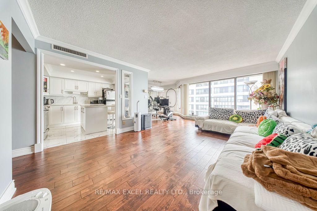Photo 9 of Unit 3403, 65 Harbour Square, Toronto, Waterfront Communities — HOMEH