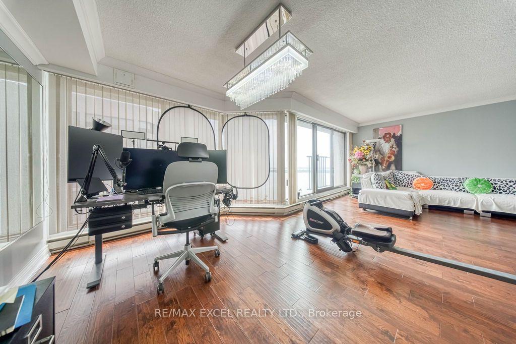 Photo 14 of Unit 3403, 65 Harbour Square, Toronto, Waterfront Communities — HOMEH