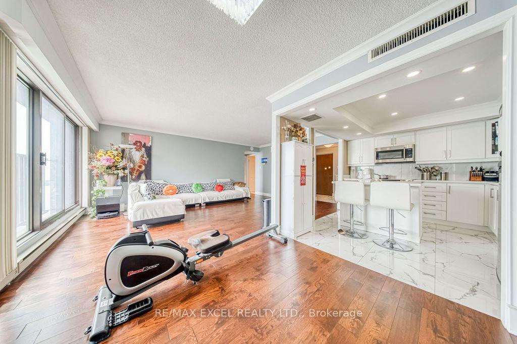 Photo 15 of Unit 3403, 65 Harbour Square, Toronto, Waterfront Communities — HOMEH