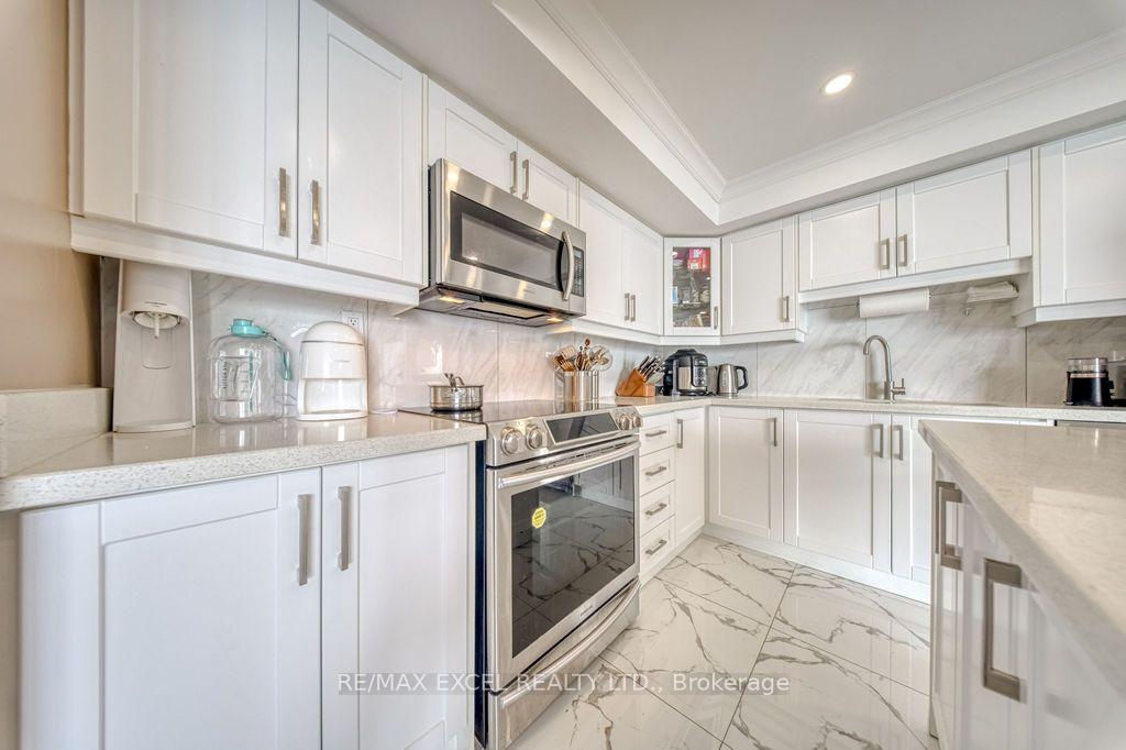 Photo 18 of Unit 3403, 65 Harbour Square, Toronto, Waterfront Communities — HOMEH