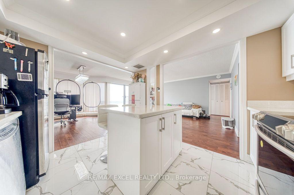 Photo 19 of Unit 3403, 65 Harbour Square, Toronto, Waterfront Communities — HOMEH