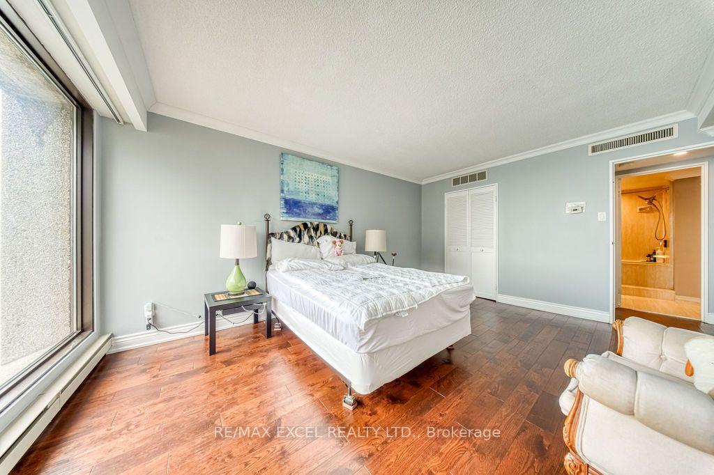 Photo 21 of Unit 3403, 65 Harbour Square, Toronto, Waterfront Communities — HOMEH
