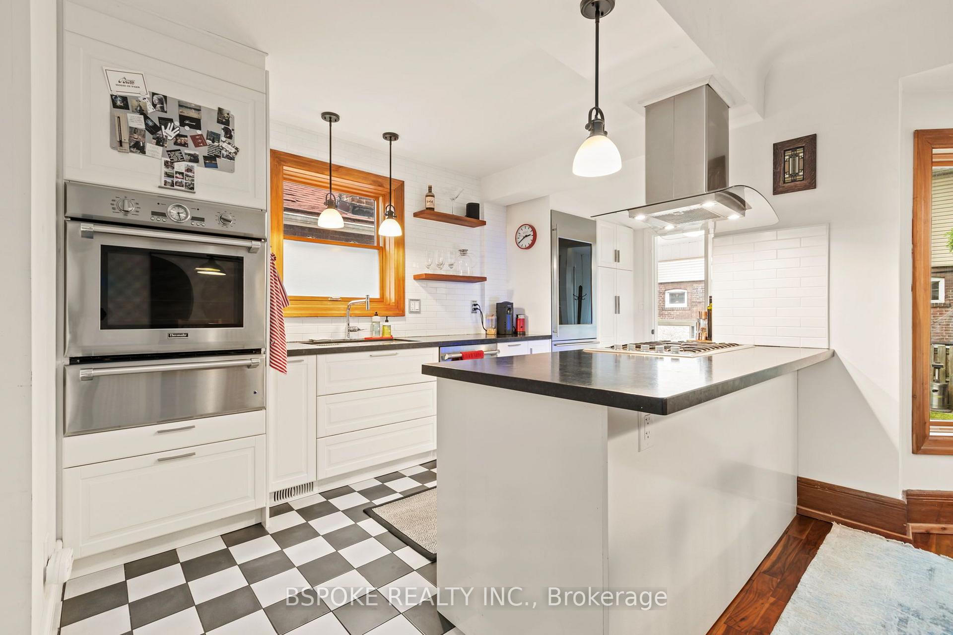 Photo 12 of 126 Oakcrest Avenue, Toronto, East End-Danforth — HOMEH