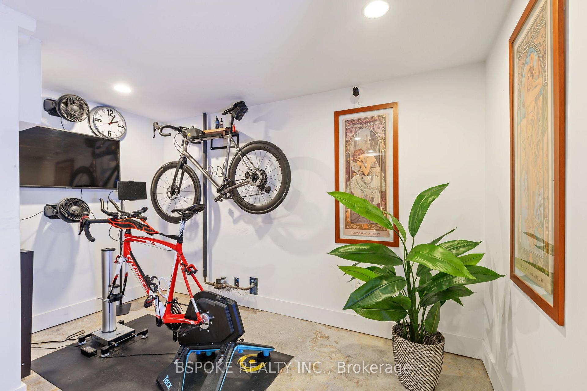 Photo 24 of 126 Oakcrest Avenue, Toronto, East End-Danforth — HOMEH
