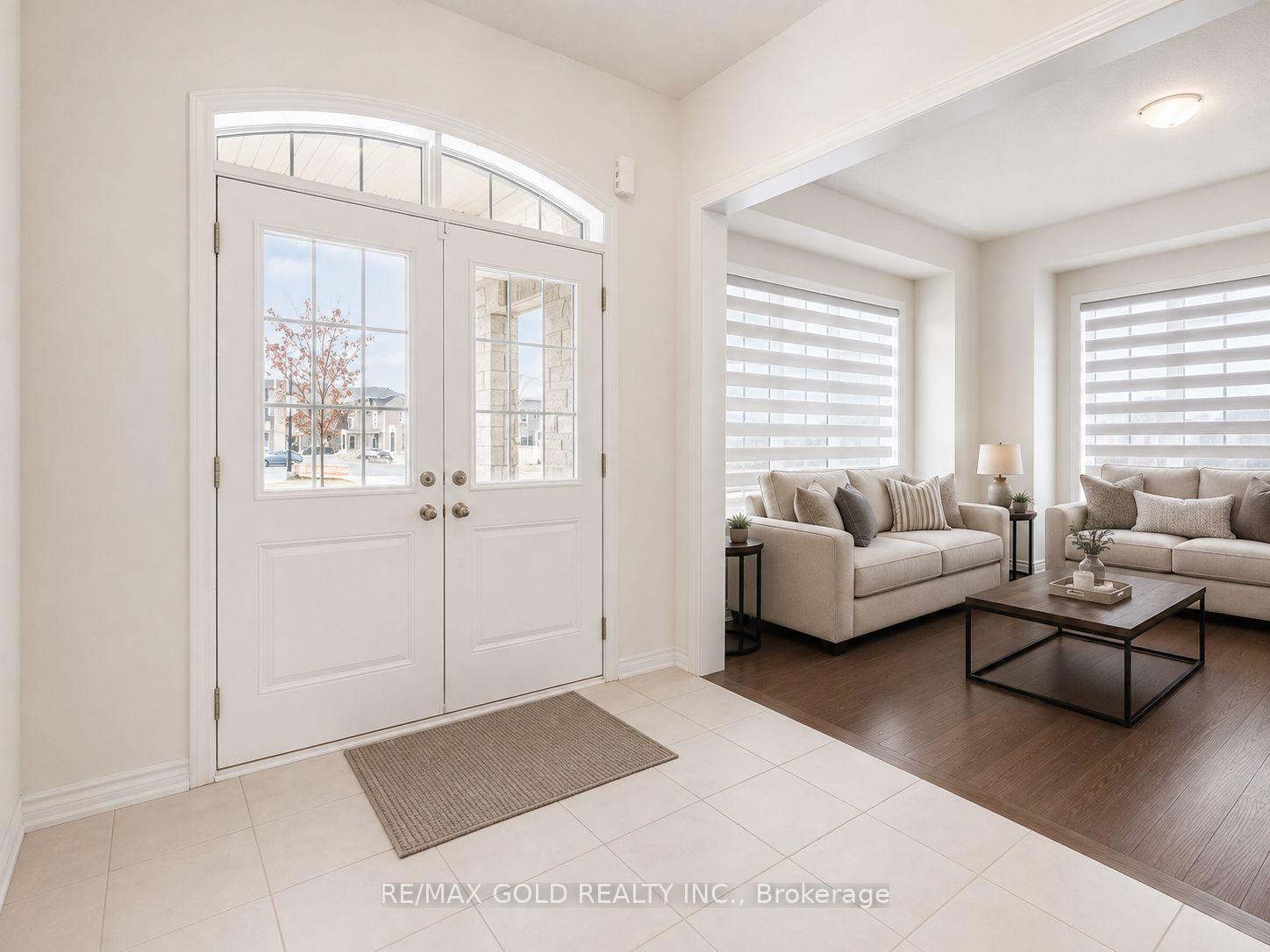 Photo 5 of 37 Peak Drive, Brampton, Credit Valley — HOMEH
