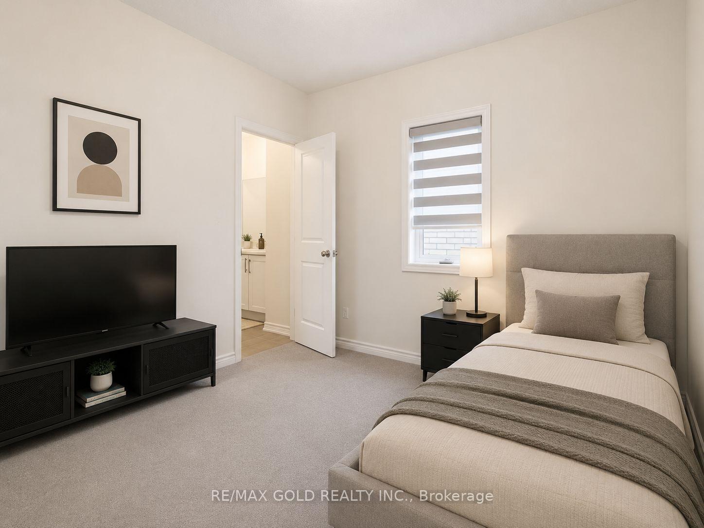 Photo 12 of 37 Peak Drive, Brampton, Credit Valley — HOMEH
