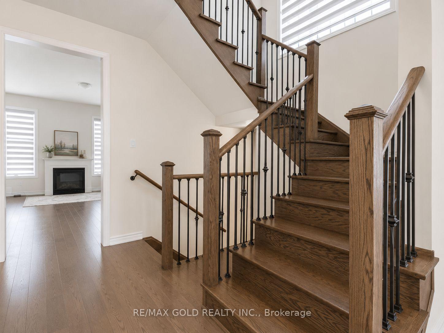 Photo 13 of 37 Peak Drive, Brampton, Credit Valley — HOMEH