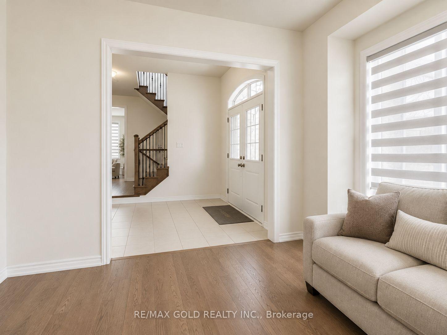 Photo 17 of 37 Peak Drive, Brampton, Credit Valley — HOMEH