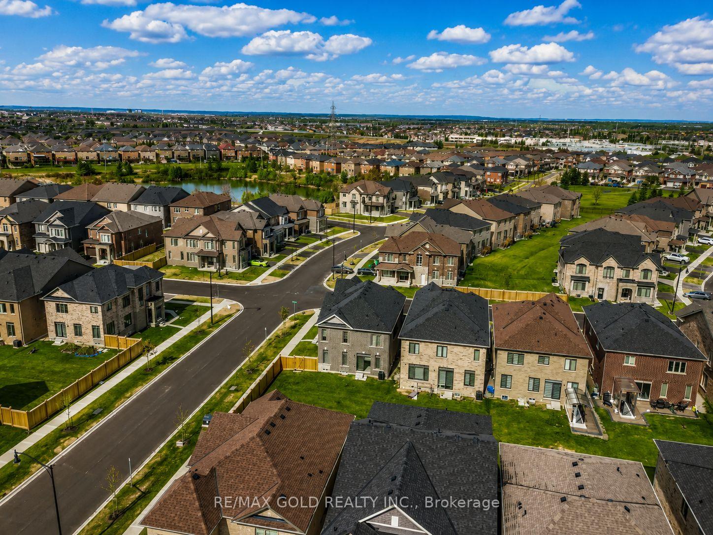 Photo 36 of 37 Peak Drive, Brampton, Credit Valley — HOMEH