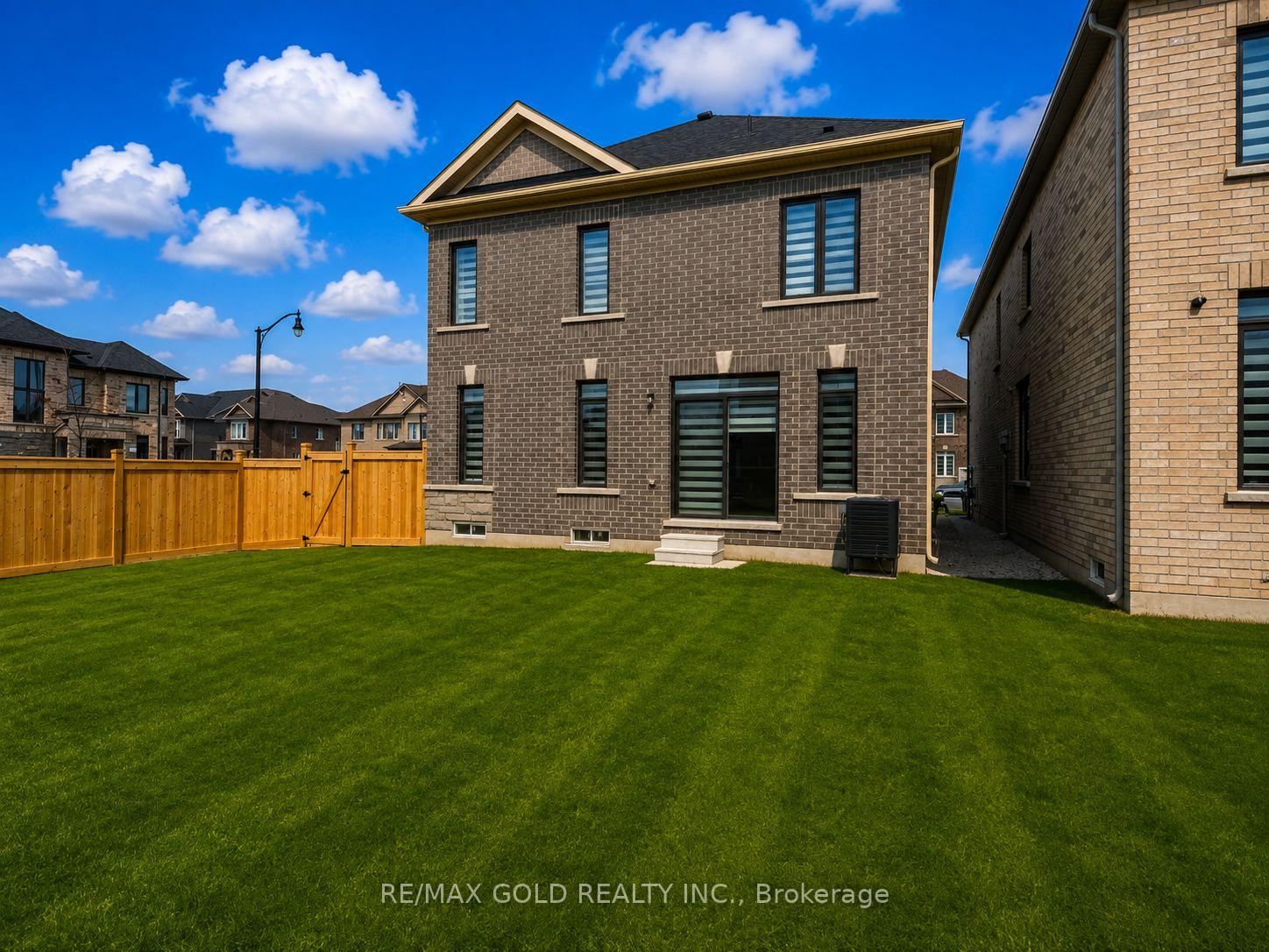 Photo 37 of 37 Peak Drive, Brampton, Credit Valley — HOMEH