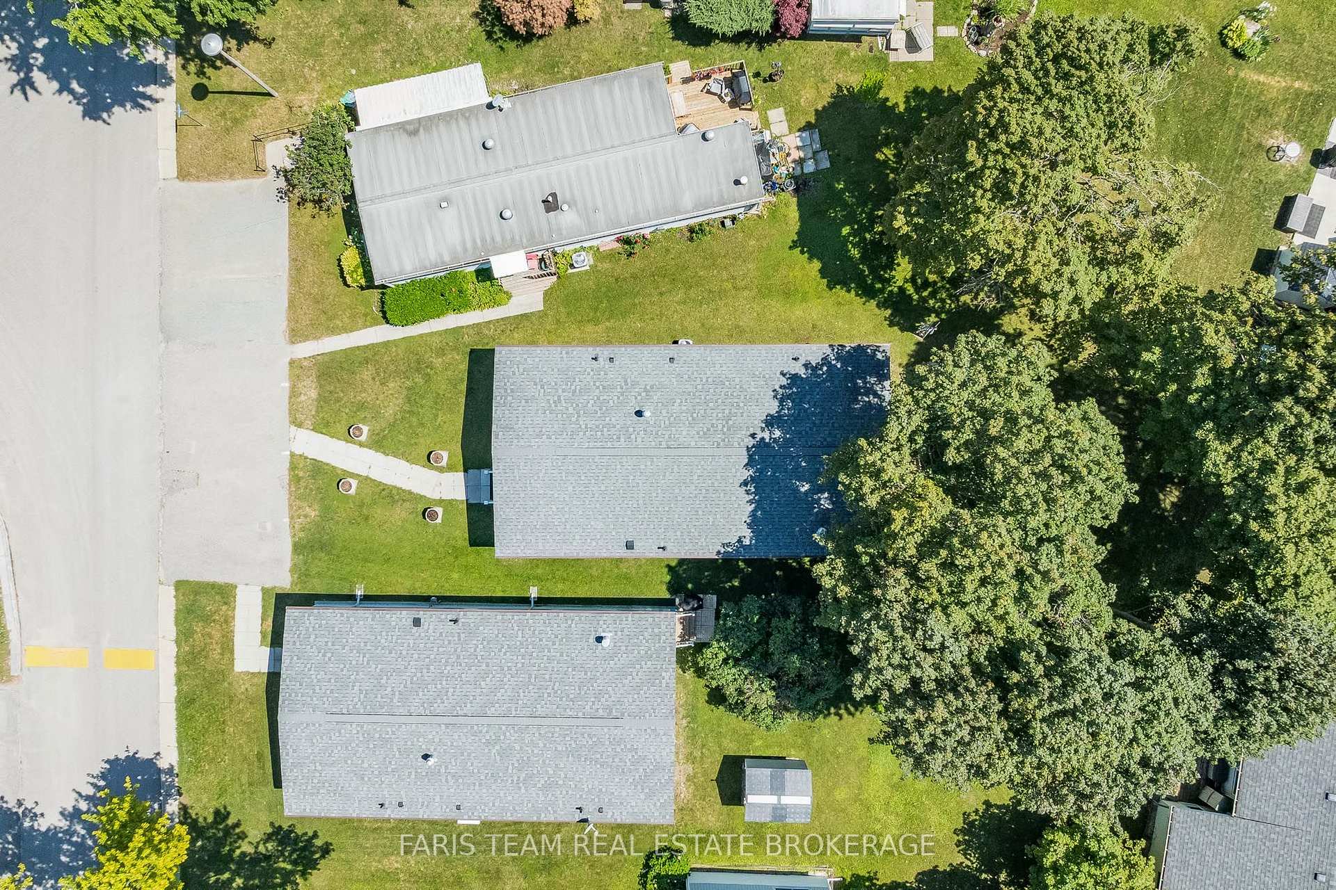 Photo 32 of 37 Hawthorne Drive, Innisfil, Rural Innisfil — HOMEH