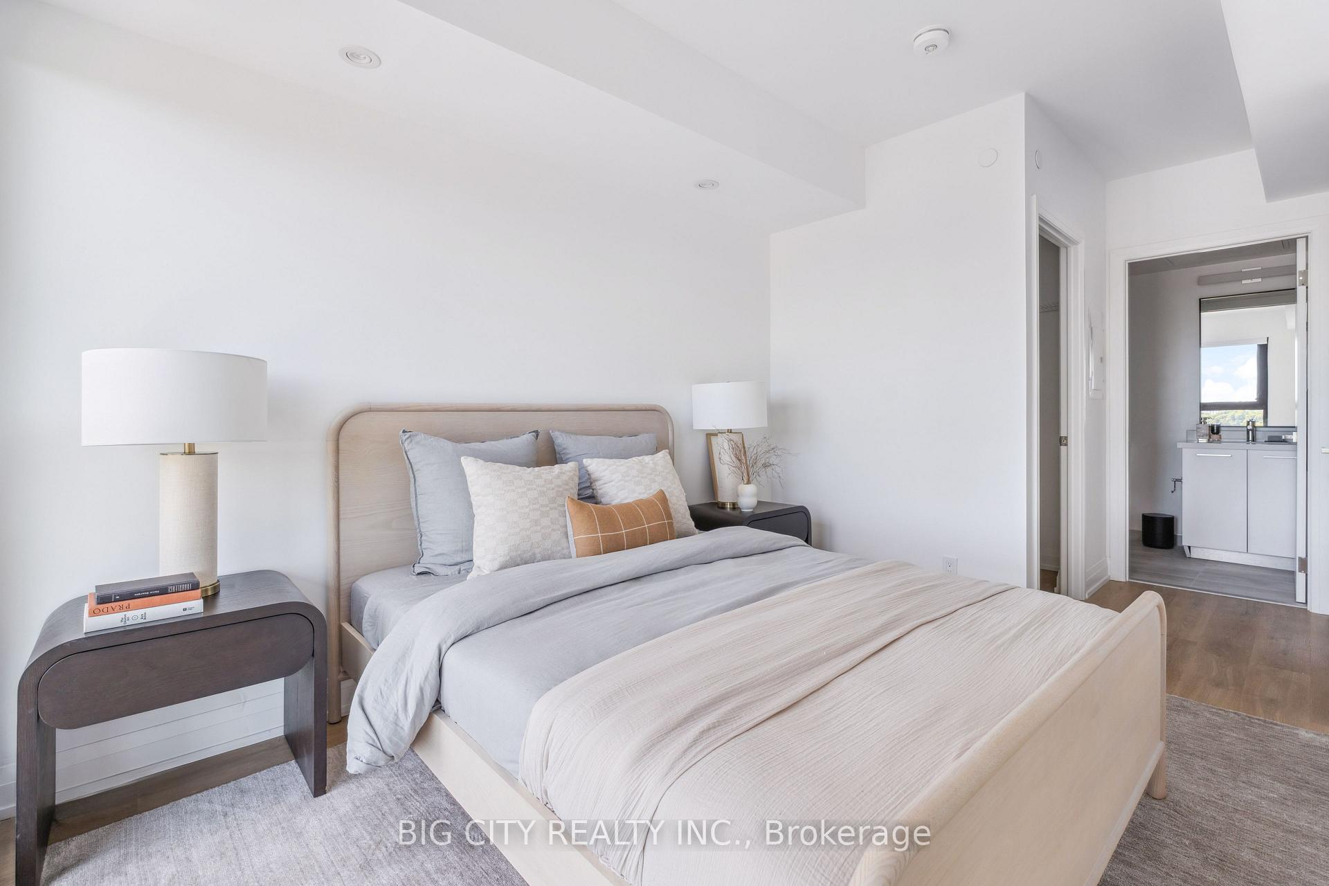 Photo 9 of Unit 810, 36 Brentcliffe Road, Toronto, Thorncliffe Park — HOMEH