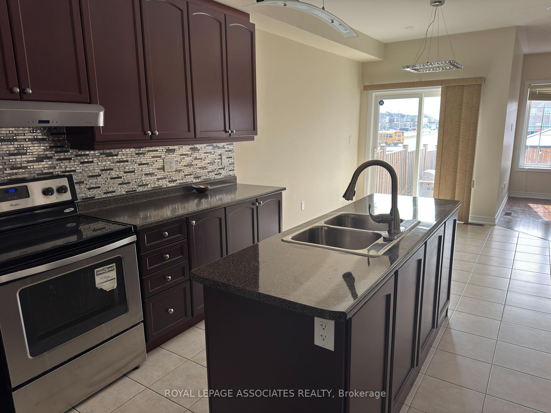 Photo 2 of Unit Upper Lv, 75 Meltwater Crescent, Brampton, Bram East — HOMEH
