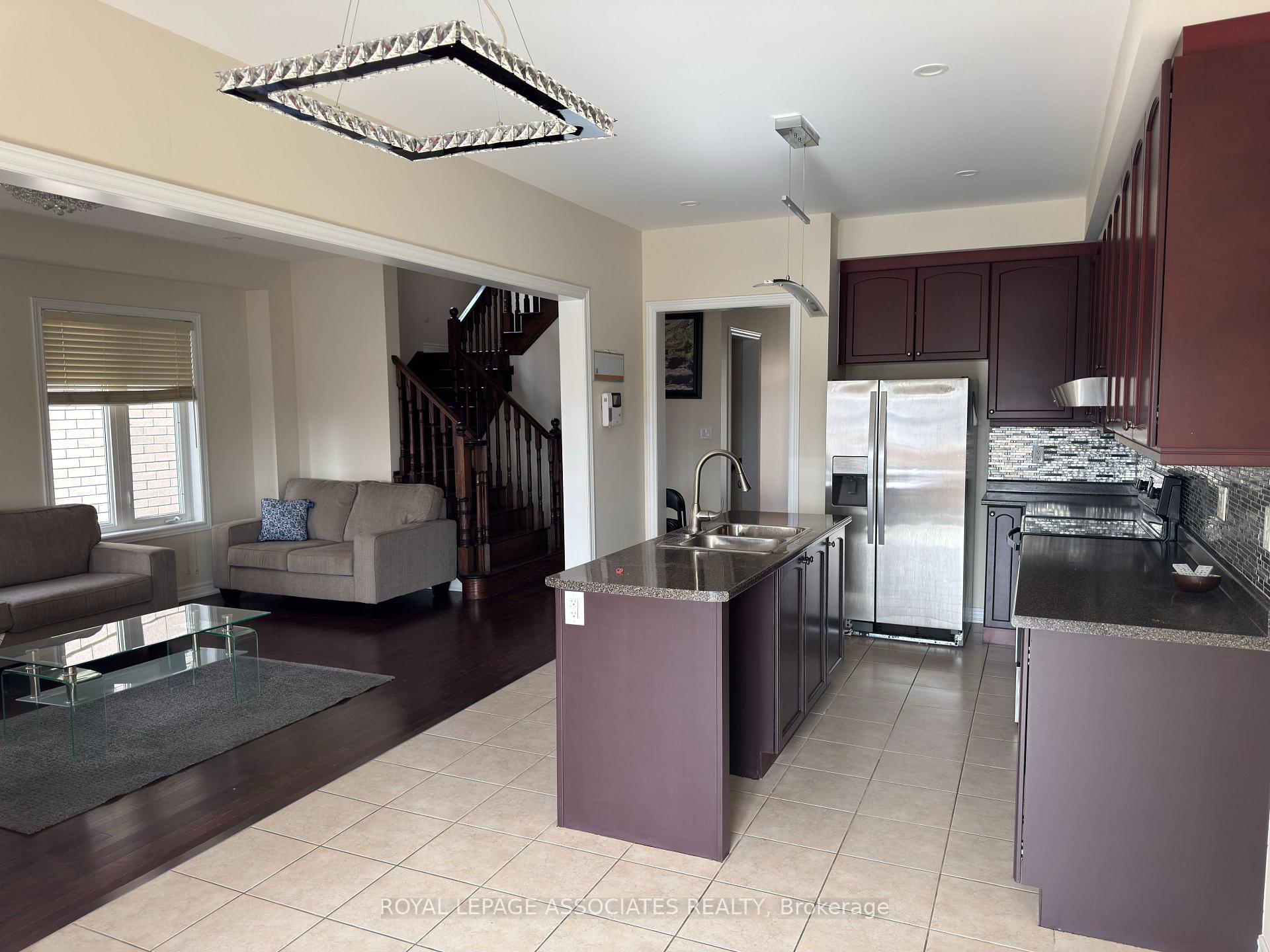 Photo 4 of Unit Upper Lv, 75 Meltwater Crescent, Brampton, Bram East — HOMEH