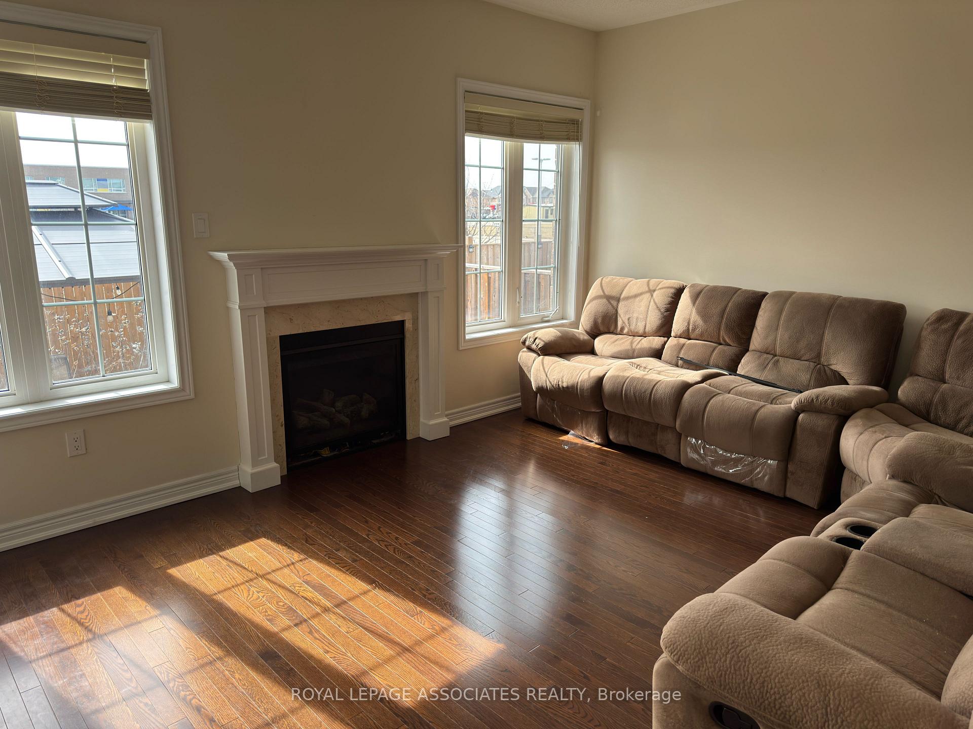 Photo 6 of Unit Upper Lv, 75 Meltwater Crescent, Brampton, Bram East — HOMEH