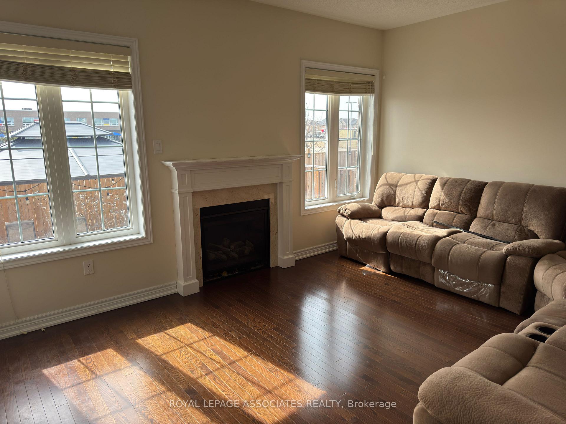 Photo 7 of Unit Upper Lv, 75 Meltwater Crescent, Brampton, Bram East — HOMEH