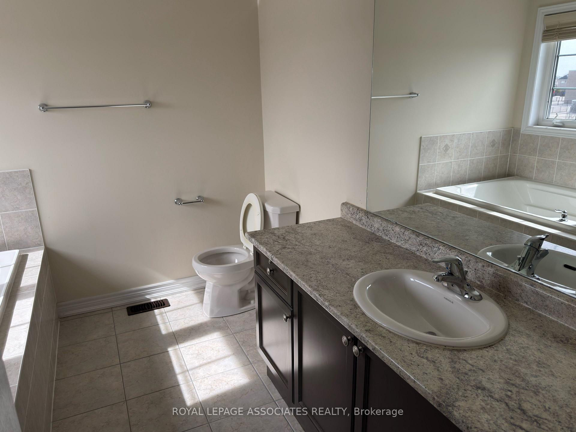 Photo 10 of Unit Upper Lv, 75 Meltwater Crescent, Brampton, Bram East — HOMEH
