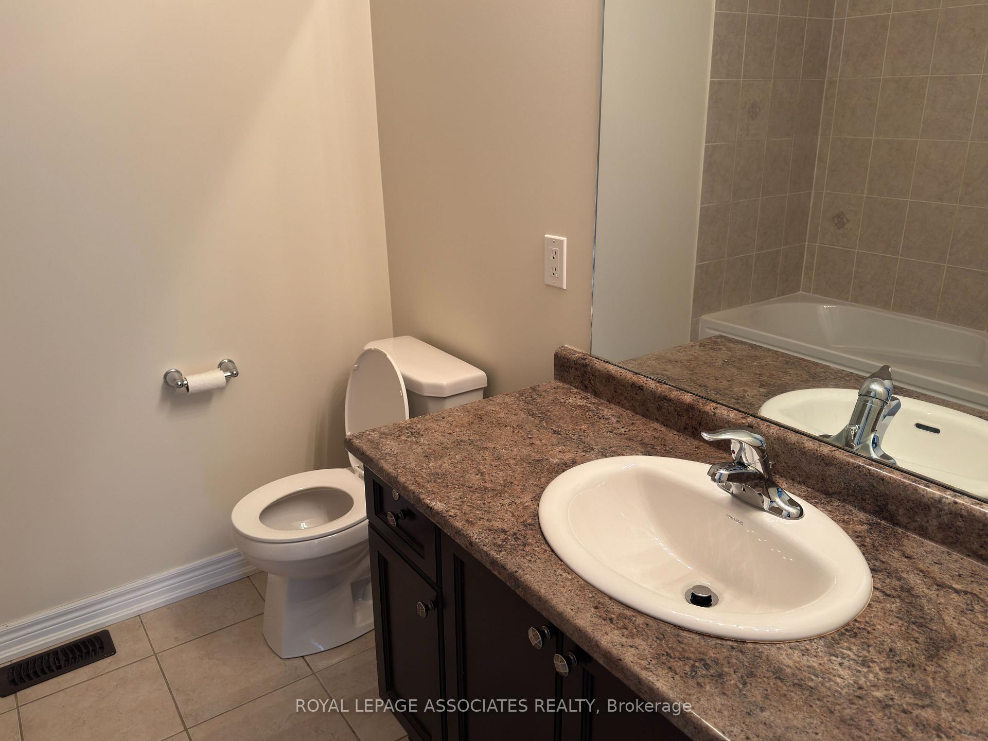 Photo 13 of Unit Upper Lv, 75 Meltwater Crescent, Brampton, Bram East — HOMEH