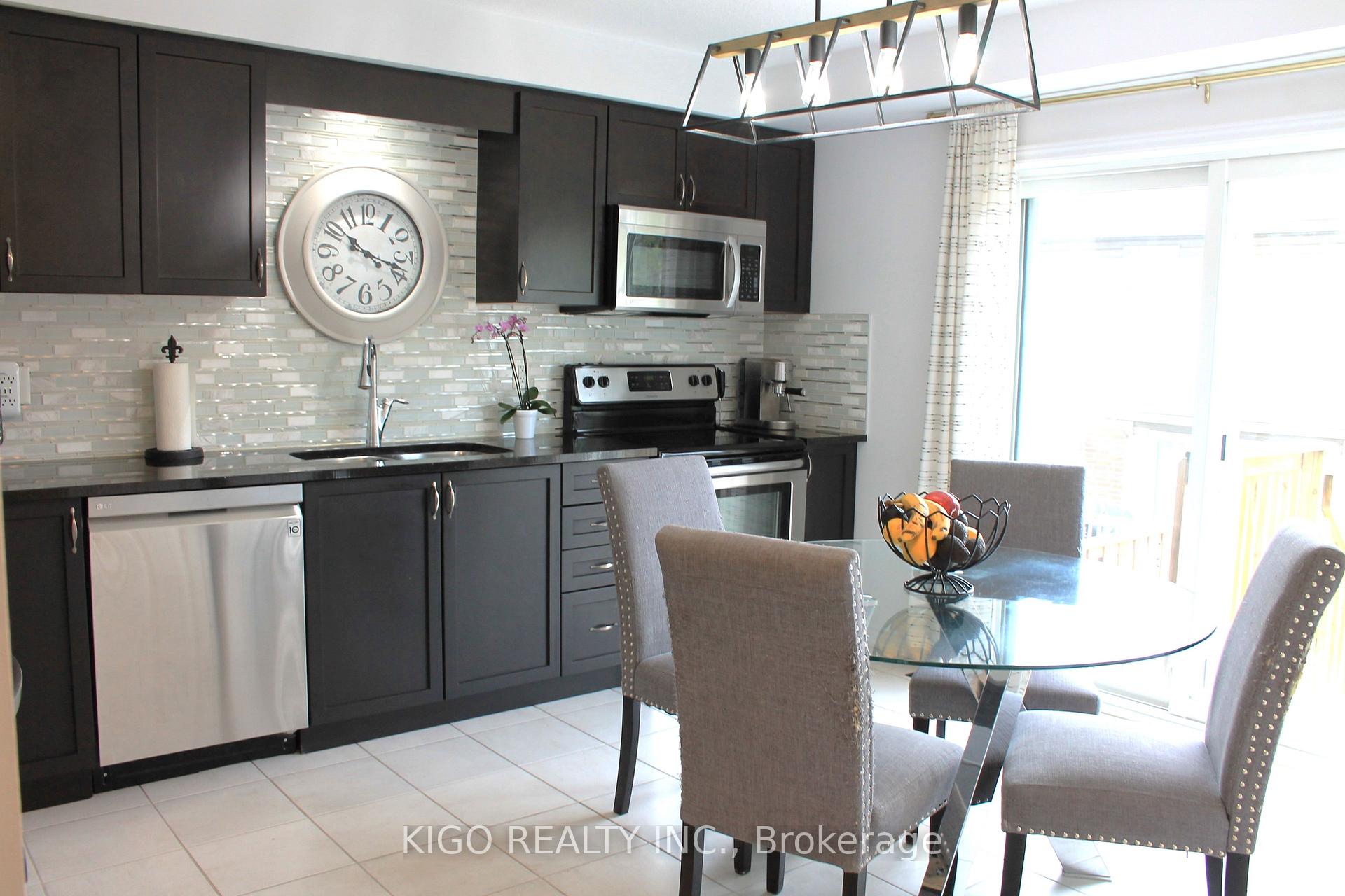 Photo 5 of Unit 21, 12 Poplar Drive, Cambridge, Silver Heights — HOMEH
