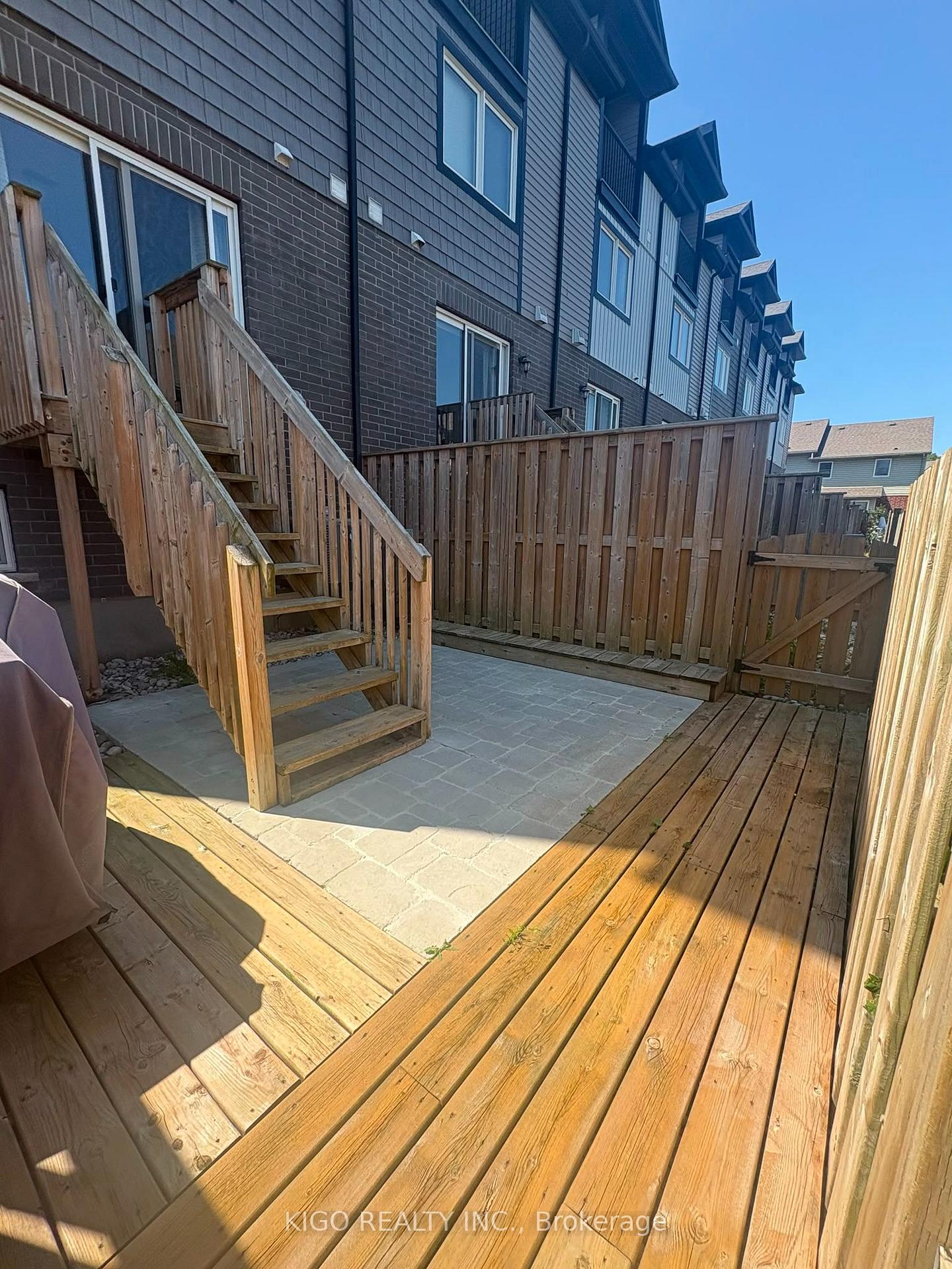 Photo 25 of Unit 21, 12 Poplar Drive, Cambridge, Silver Heights — HOMEH