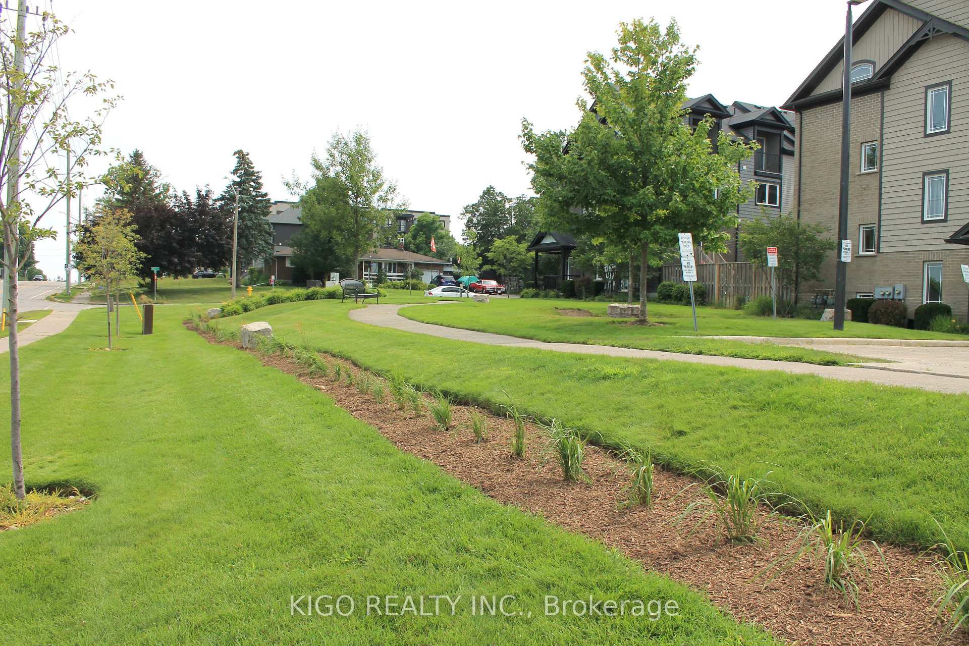 Photo 27 of Unit 21, 12 Poplar Drive, Cambridge, Silver Heights — HOMEH