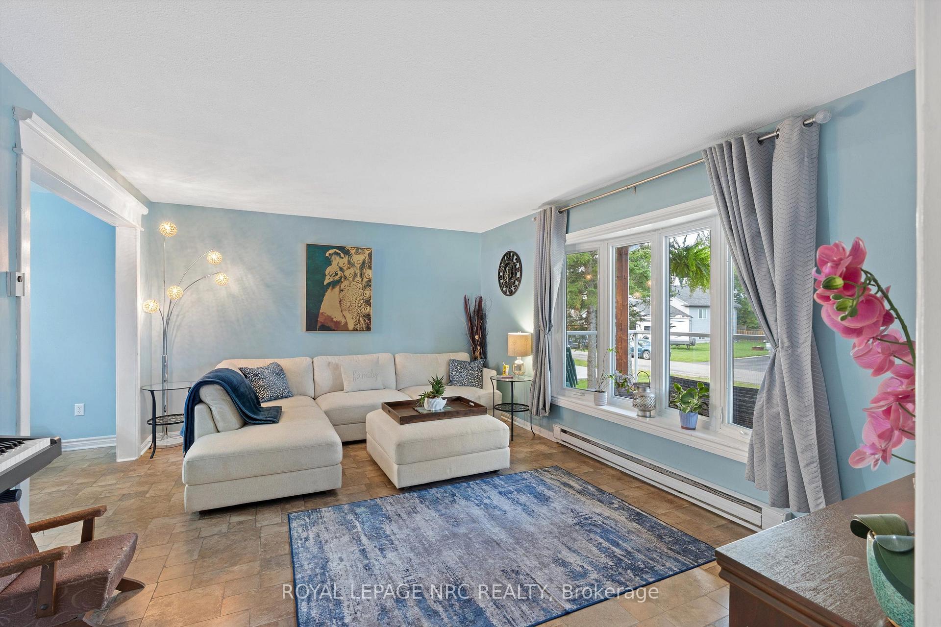 Photo 12 of 11 Connaught Avenue, Thorold, Port Robinson — HOMEH