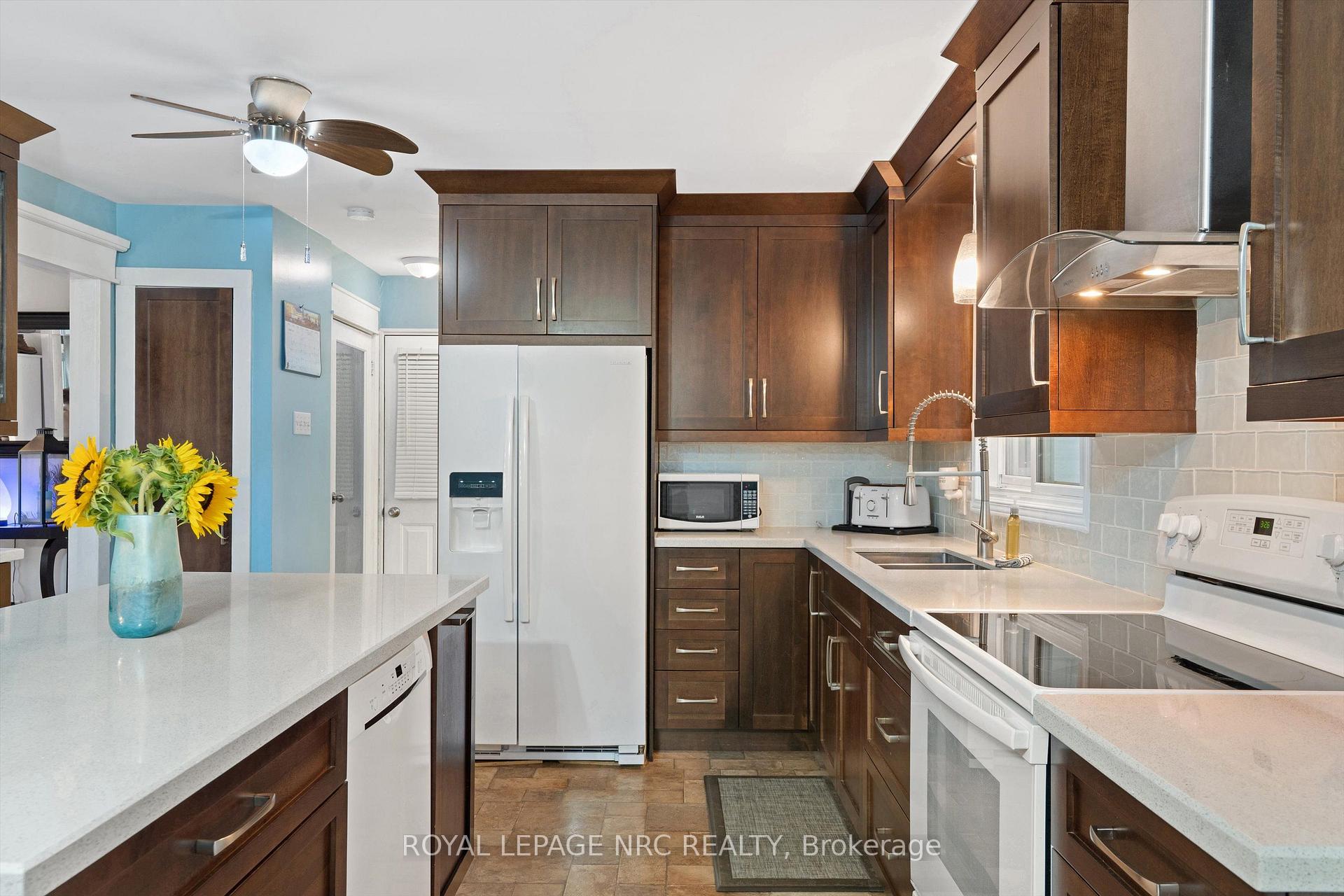 Photo 16 of 11 Connaught Avenue, Thorold, Port Robinson — HOMEH