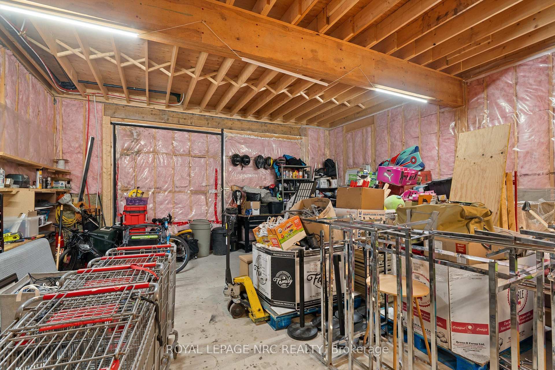 Photo 38 of 11 Connaught Avenue, Thorold, Port Robinson — HOMEH