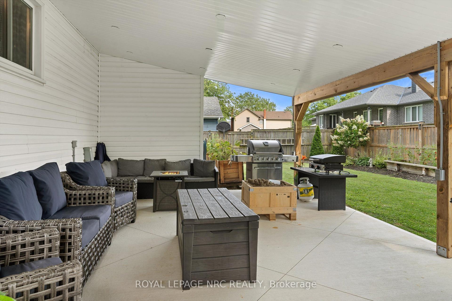 Photo 40 of 11 Connaught Avenue, Thorold, Port Robinson — HOMEH